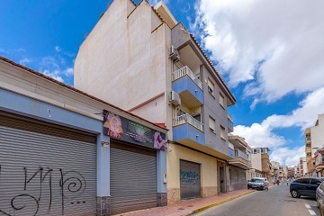 Mysig studio i fint skick med stor balkong i Centrala Torrevieja - Lotus Properties