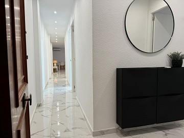 FLÄGENHET MED 4 SOVRUM 200 METER FRÅN STRANDEN - Lotus Properties