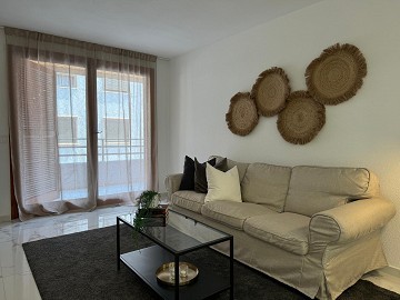 FLÄGENHET MED 4 SOVRUM 200 METER FRÅN STRANDEN - Lotus Properties