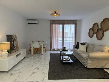FLÄGENHET MED 4 SOVRUM 200 METER FRÅN STRANDEN - Lotus Properties