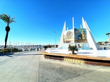 Lägenhet i hjärtat av Torrevieja, endast 600 meter till havet - Lotus Properties