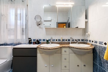 Charmig och välskött villa med 3 sovrum och uppvärmd saltvattenpool - Lotus Properties