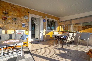 Charmig och välskött villa med 3 sovrum och uppvärmd saltvattenpool - Lotus Properties